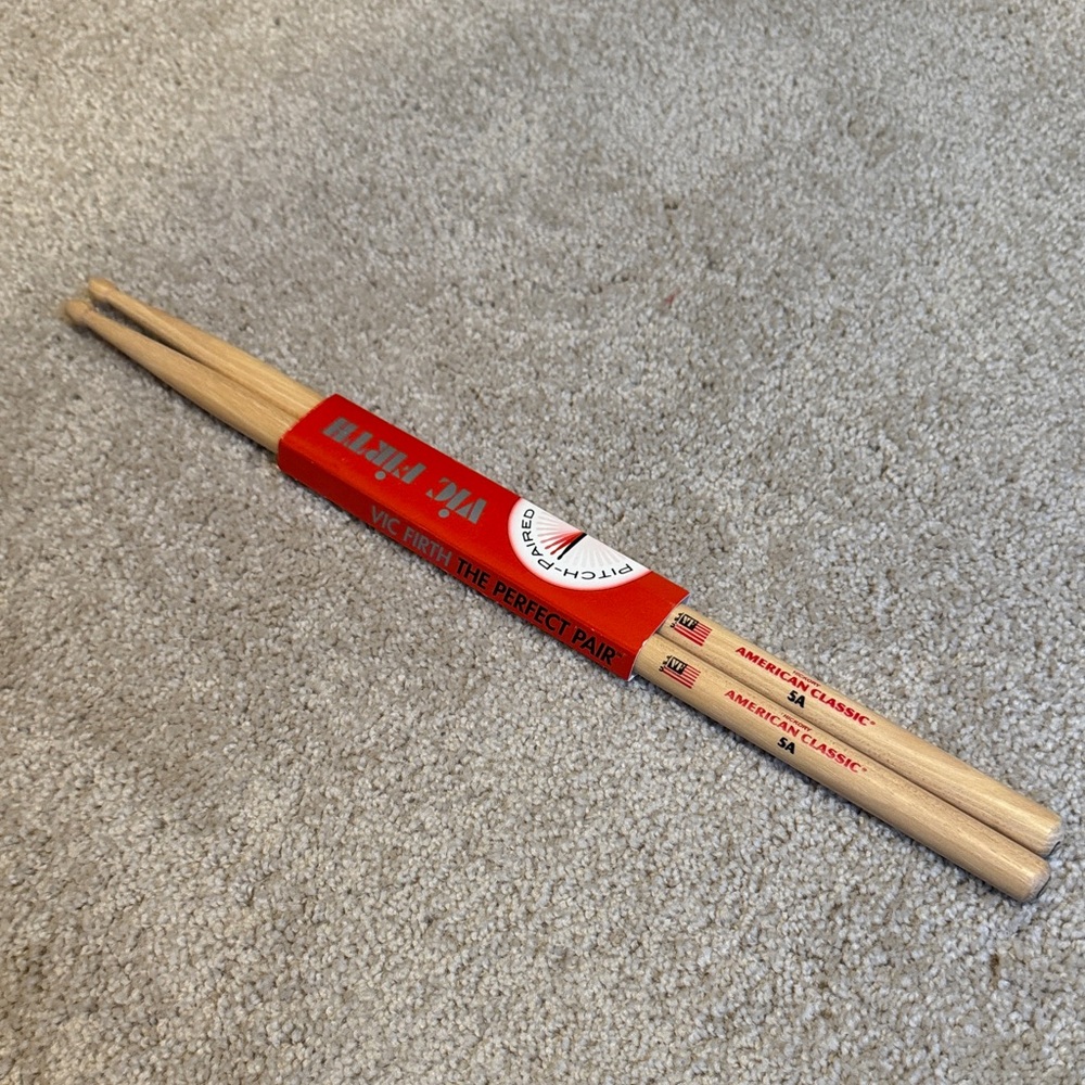 Vic Firth Hickory American Classic 5A Drumsticks - Natural Wood